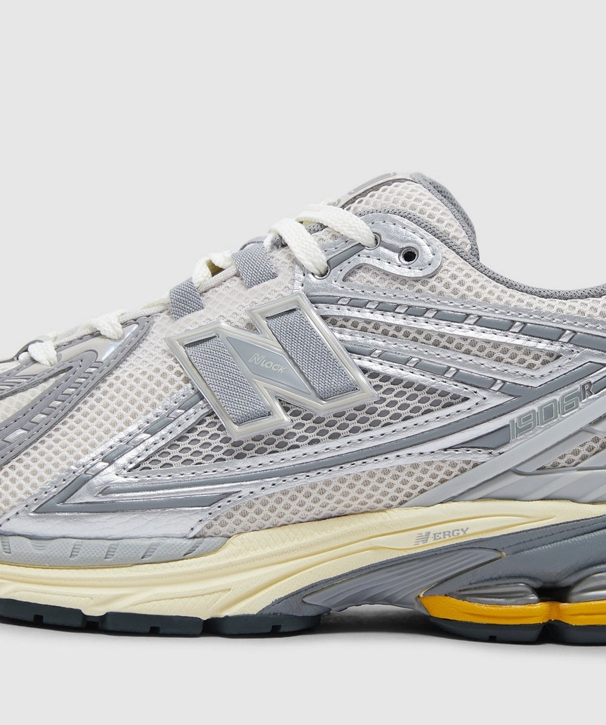 New Balance 1906 sneaker